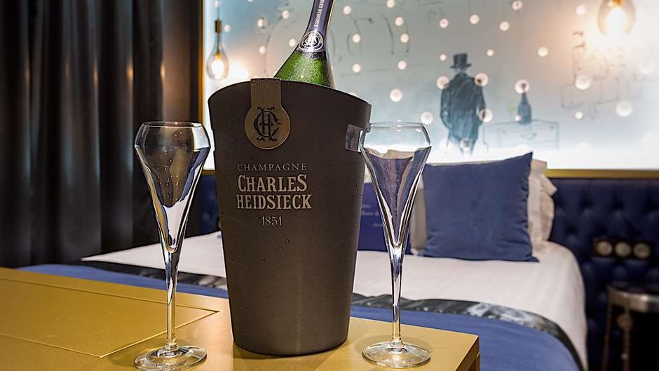 Hotel Les Bulles de Paris Room