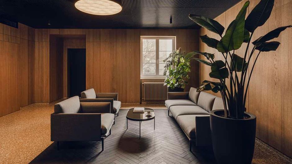 Flaner Hotel Lobby