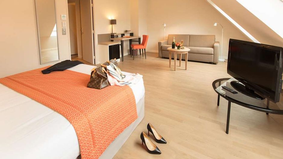 Hotel Montbriand Room
