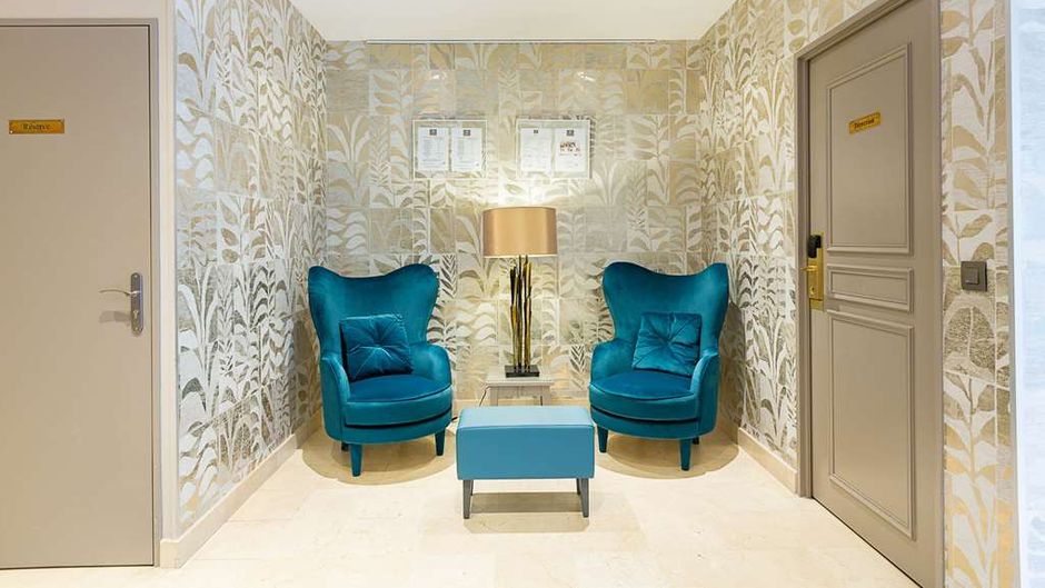 Hotel Montbriand Lobby