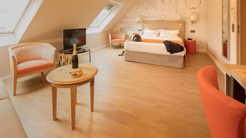 Hotel Montbriand Room