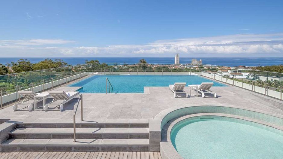 DoubleTree by Hilton Lagoa Azores Pool
