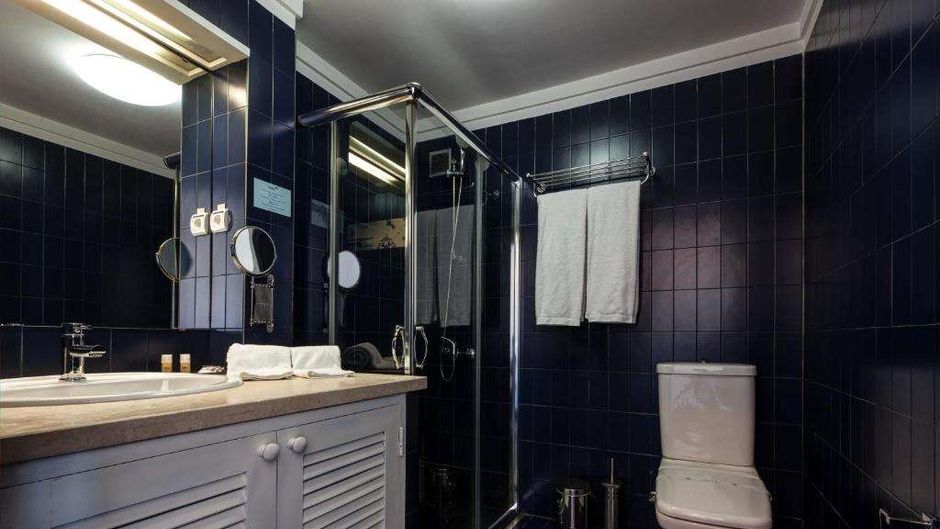 AquaHotel Room