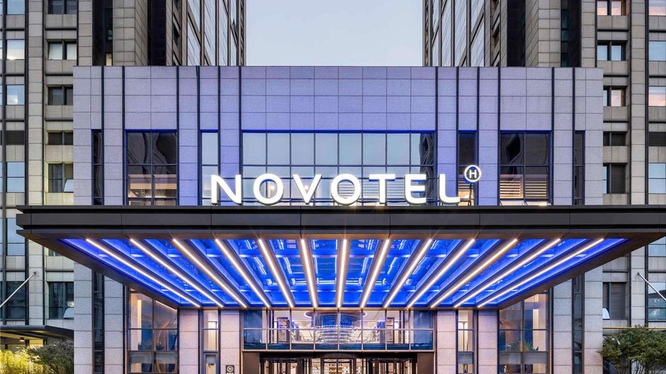Novotel Shanghai JingAn Exterior