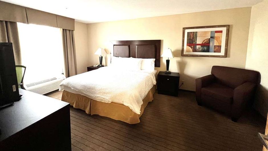 Ramada by Wyndham Prince Albert Room