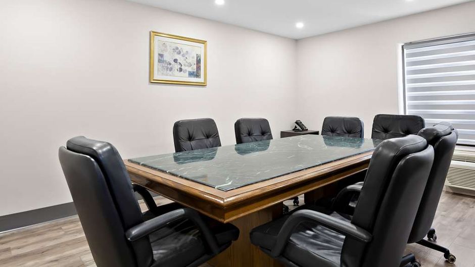 SureStay Plus by Best Western Windsor Meeting