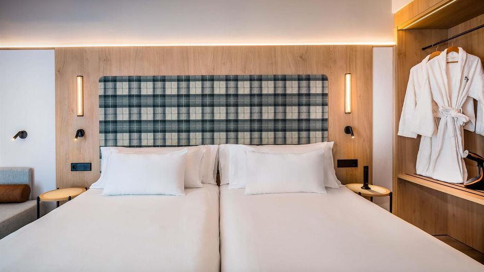 Hotel Felipe IV Room