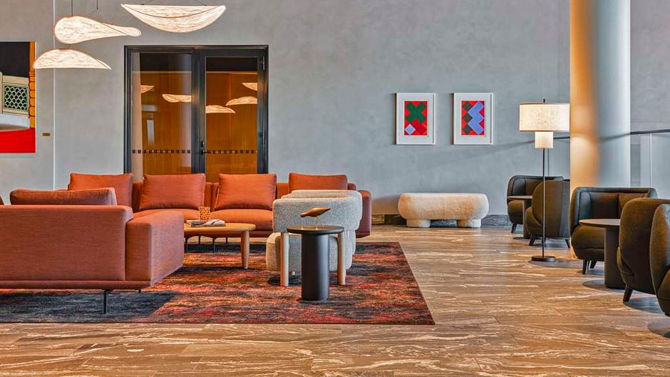 Clarion Hotel Helsinki Airport Lobby