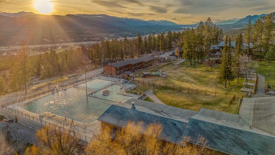 Fairmont Hot Springs Resort Exterior
