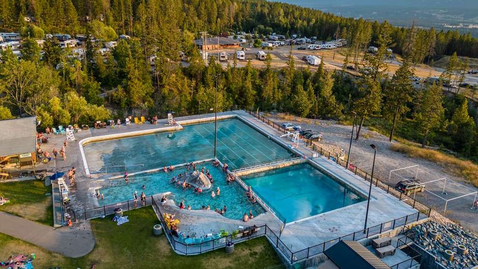 Fairmont Hot Springs Resort Exterior