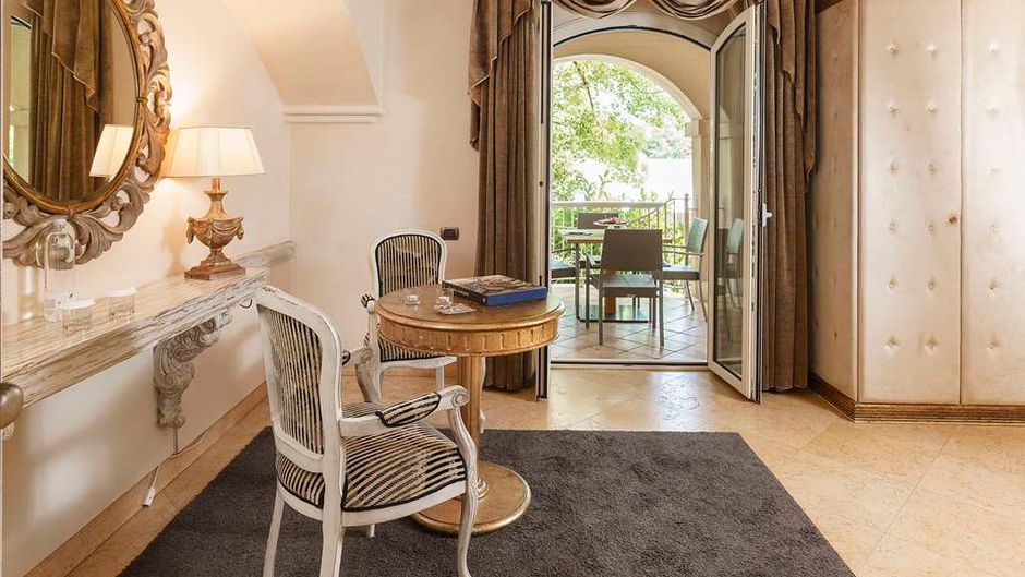 Romano Palace Luxury Hotel Suite