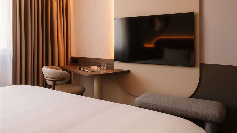 Mercure London Earls Court Room