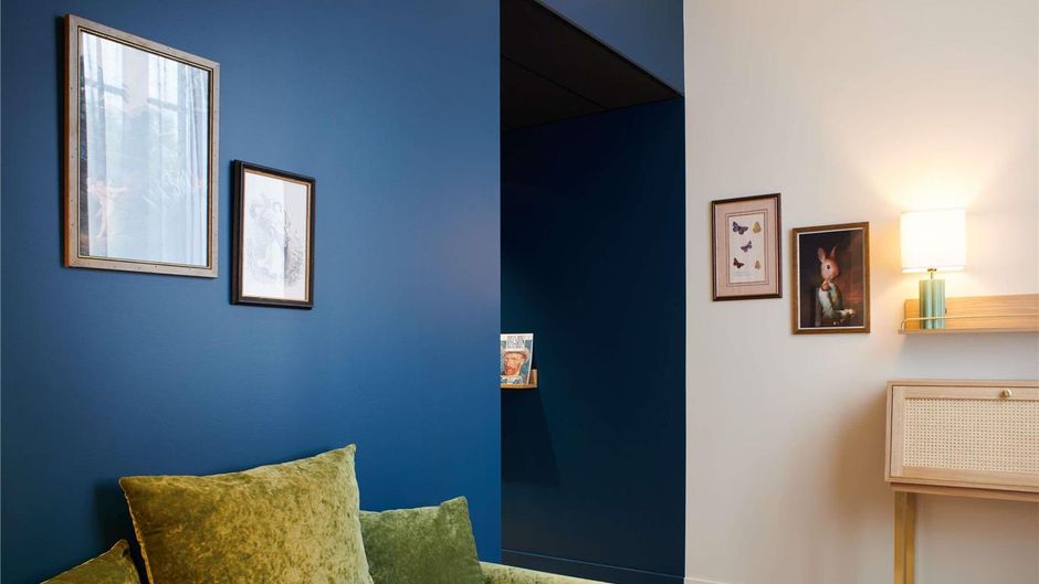 SquareLodgeHotel, Handwritten Coll Room