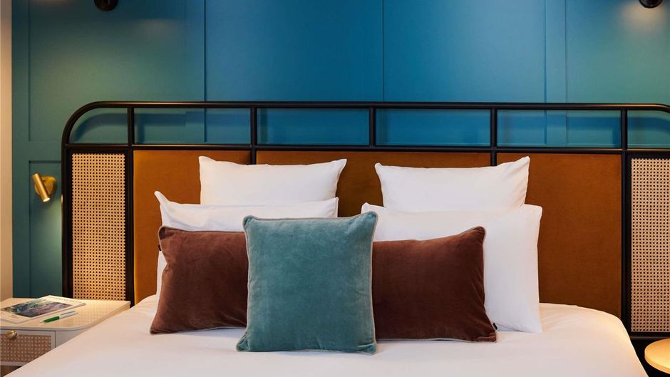 SquareLodgeHotel, Handwritten Coll Room