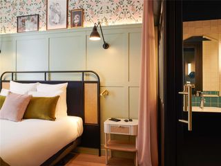 SquareLodgeHotel, Handwritten Coll