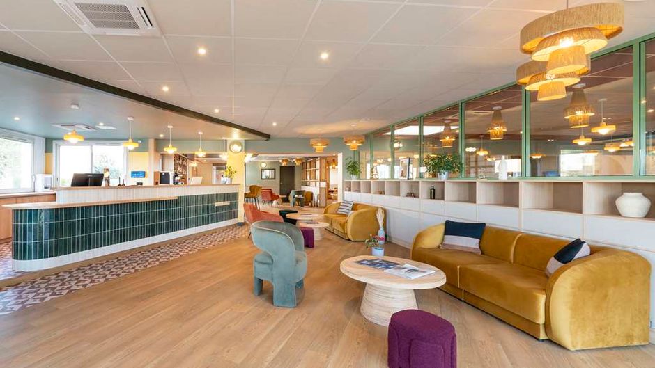 Sure Hotel by Best Western Caen Memorial Lobby