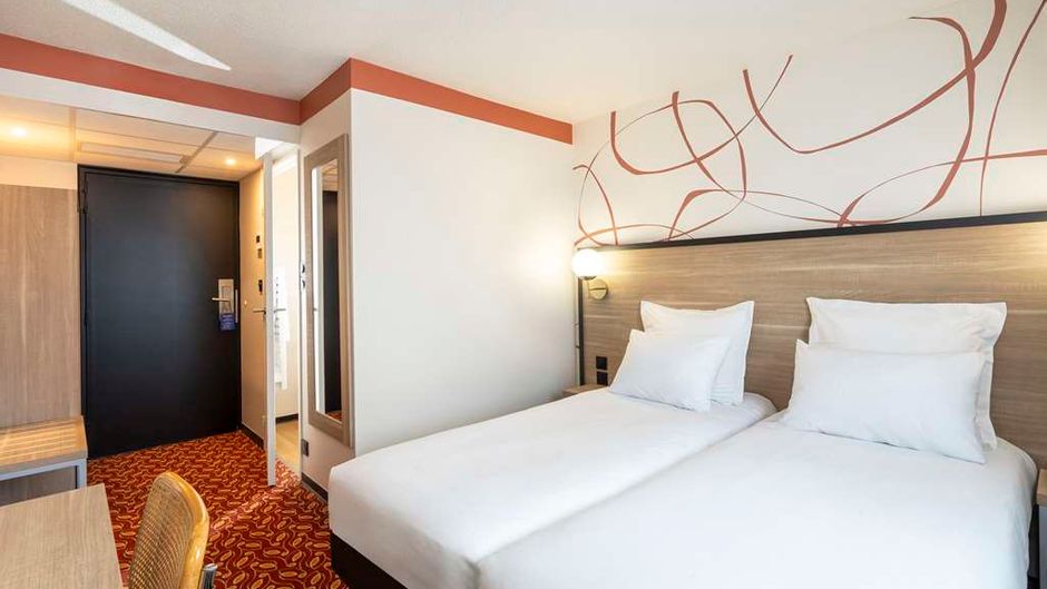 Sure Hotel by Best Western Caen Memorial Room