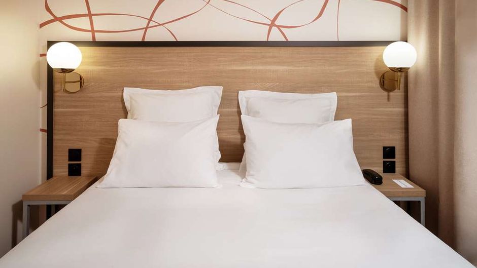 Sure Hotel by Best Western Caen Memorial Room