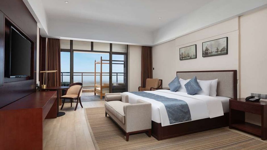 Days Hotel by Wyndham Bailang Beach Suite