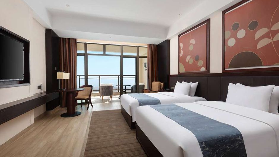 Days Hotel by Wyndham Bailang Beach Room