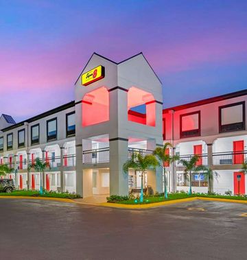 Super 8 by Wyndham Near Florida Mall