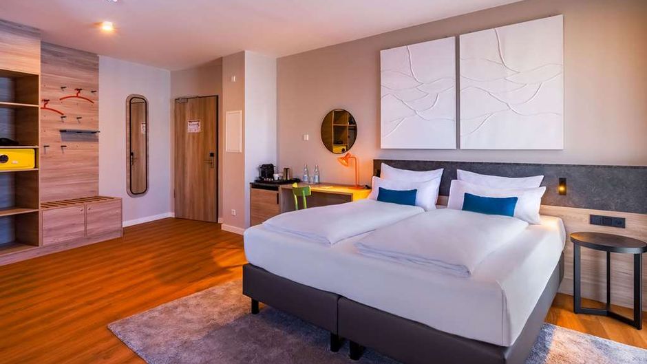 Ramada Encore by Wyndham Munich Messe Room