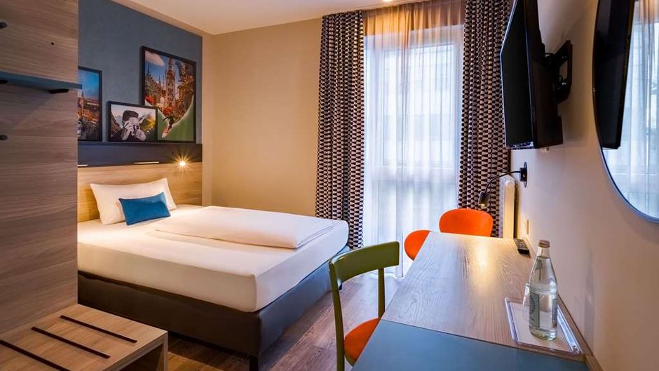 Ramada Encore by Wyndham Munich Messe Room