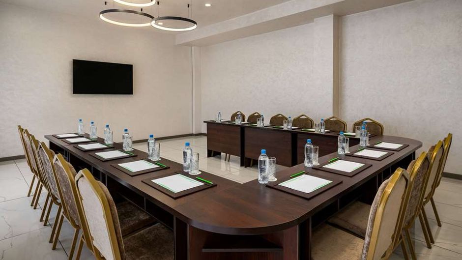 Wyndham Garden Tashkent Meeting