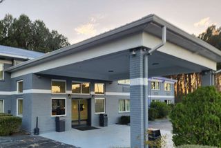 Econo Lodge Inn and Suites Warsaw