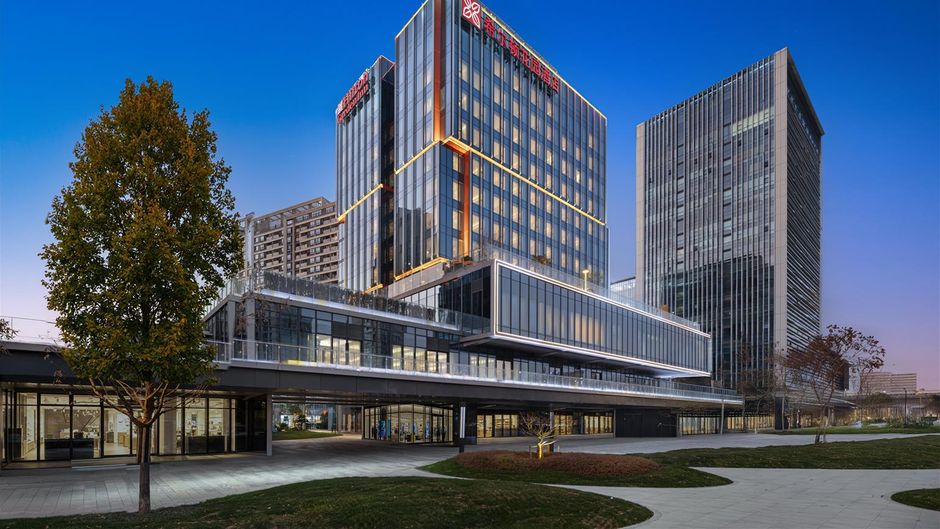 Hilton Garden Inn Grand Canal Exterior