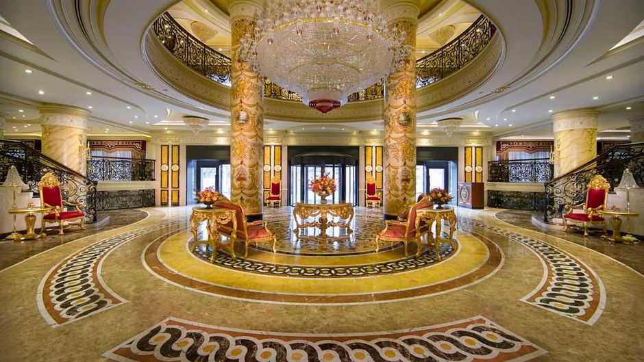 Royal Rose Hotel Lobby