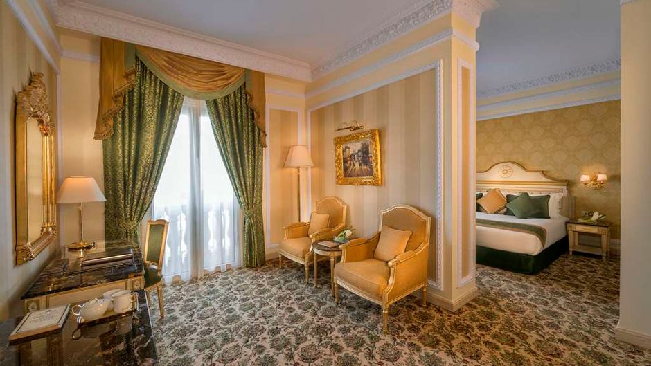 Royal Rose Hotel Room