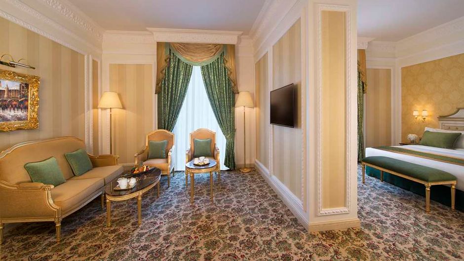 Royal Rose Hotel Room