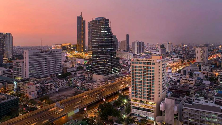 Hilton Garden Inn Bangkok Silom Exterior
