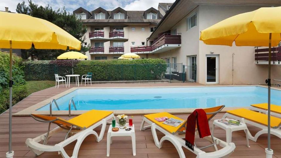 Hotel l'Arc en Ciel Pool