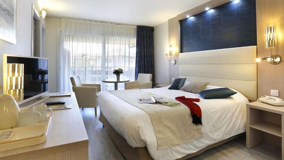 Hotel l'Arc en Ciel Room