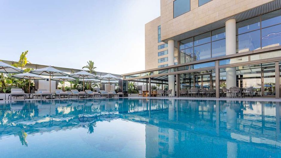Signia by Hilton Amman Pool