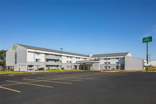 Wingate by Wyndham Lincoln Airport E.