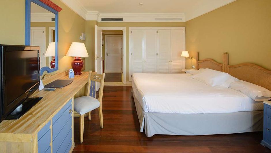 Hotel Playa Victoria Room