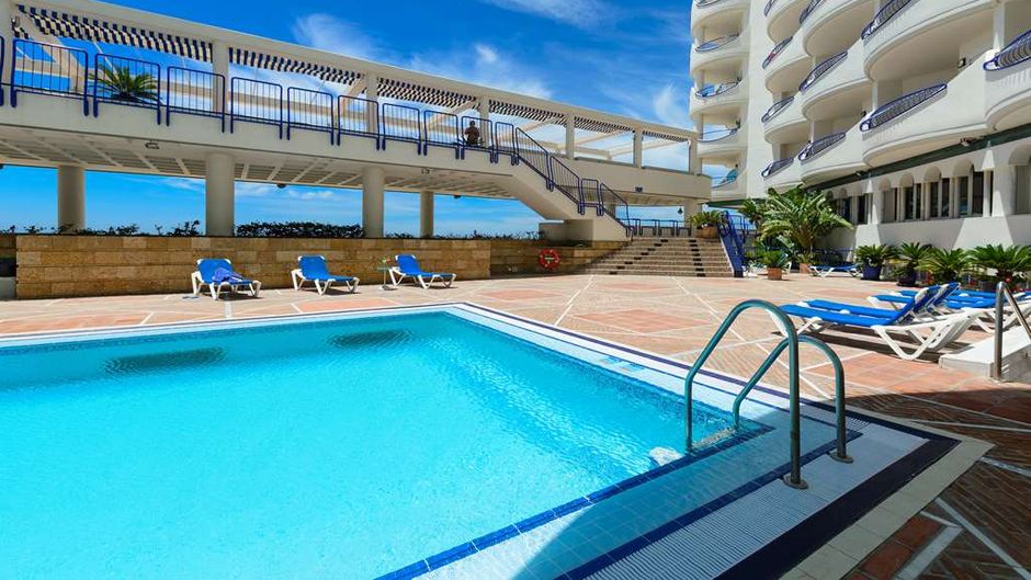 Hotel Playa Victoria Pool