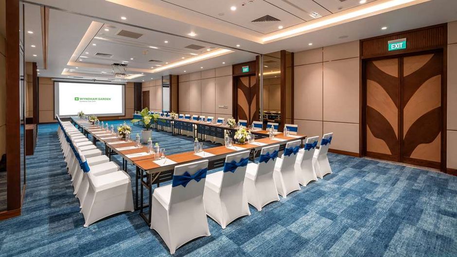 Wyndham Garden Sonasea Van Don Meeting