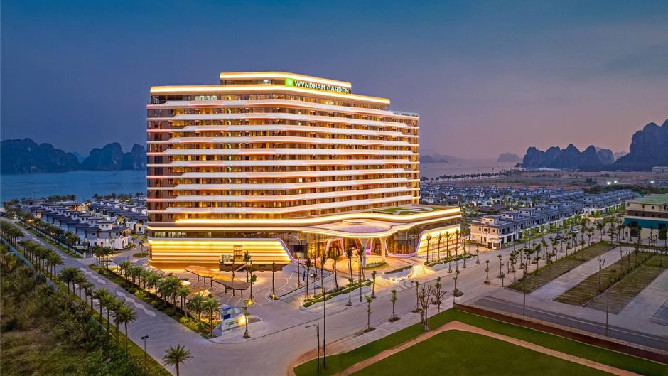Wyndham Garden Sonasea Van Don Exterior