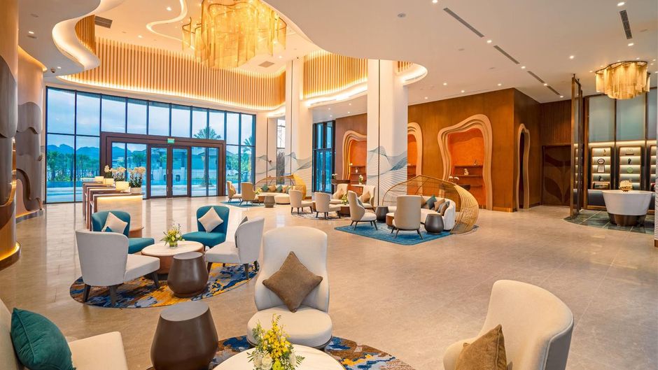 Wyndham Garden Sonasea Van Don Lobby