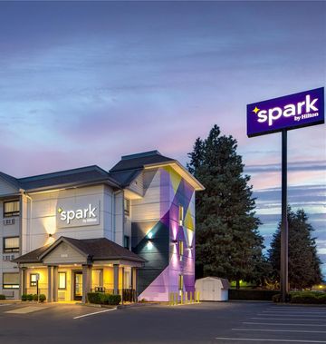 Spark by Hilton Springfield Eugene