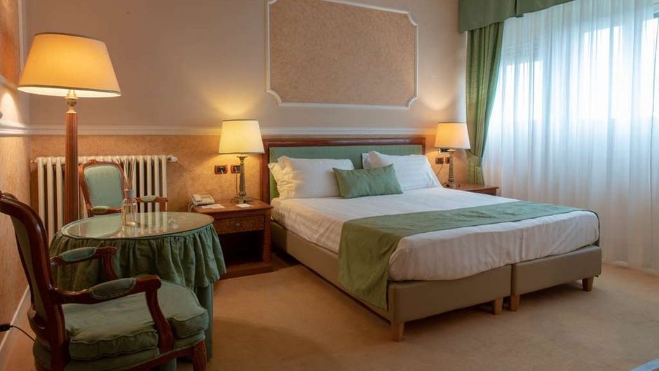Palace Grand Hotel Varese Room