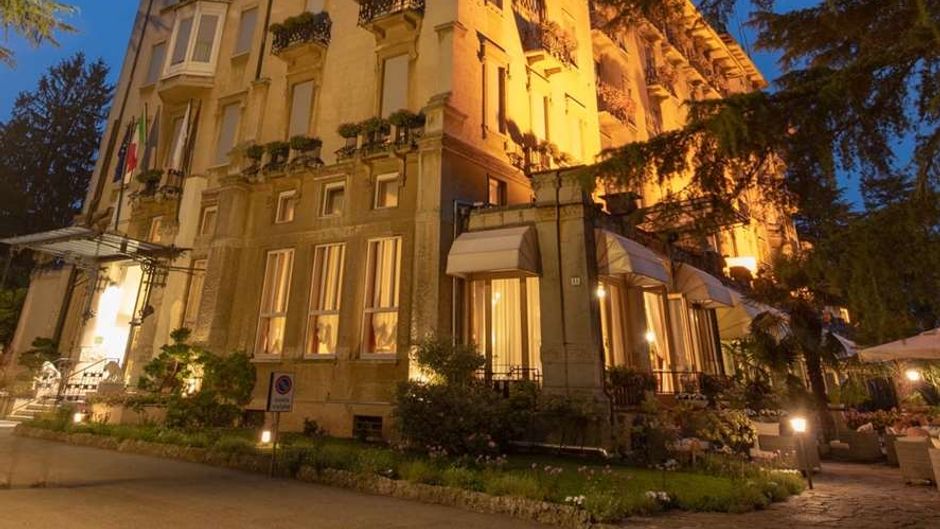 Palace Grand Hotel Varese Exterior