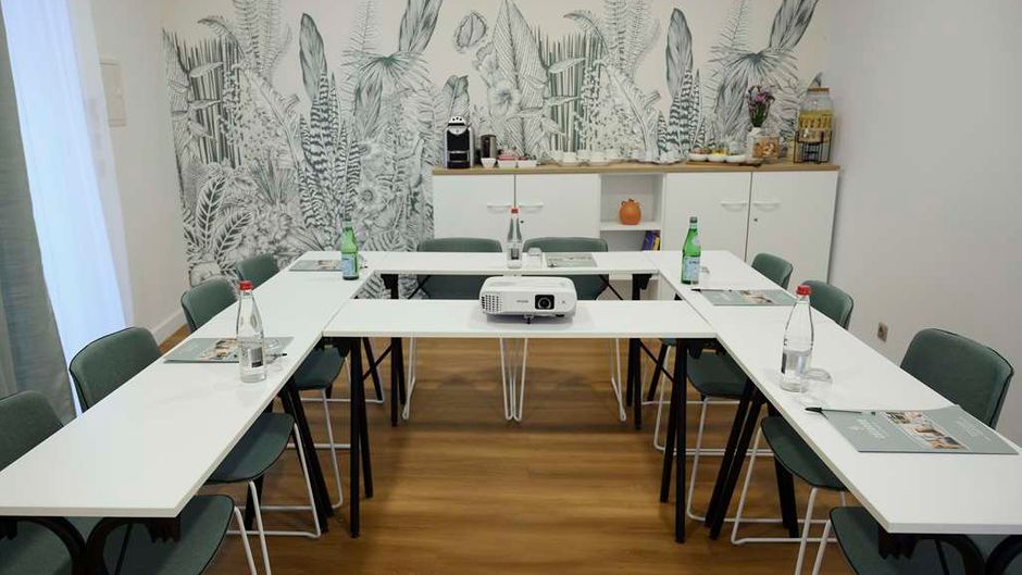 Cezanne Hotel Meeting