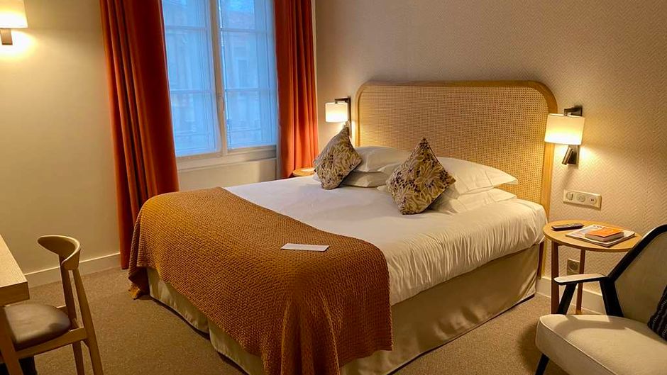 Cezanne Hotel Room