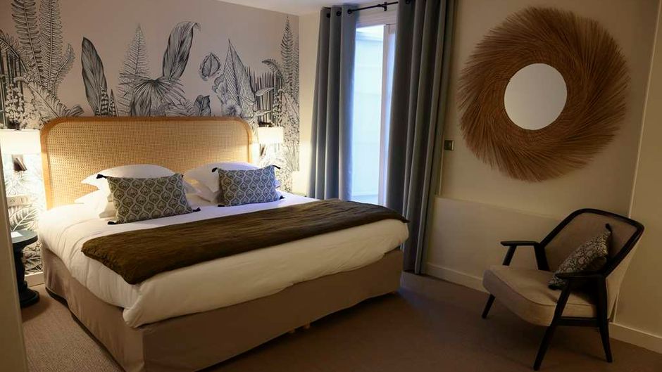 Cezanne Hotel Room