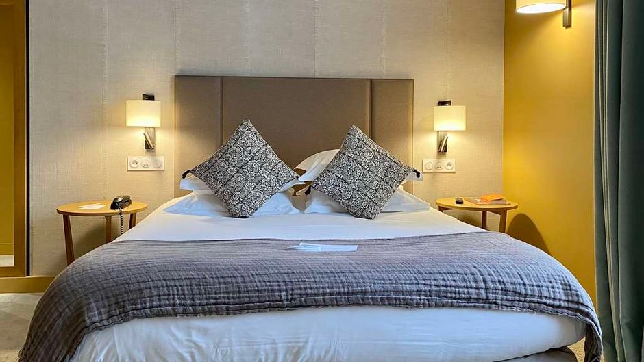 Cezanne Hotel Room